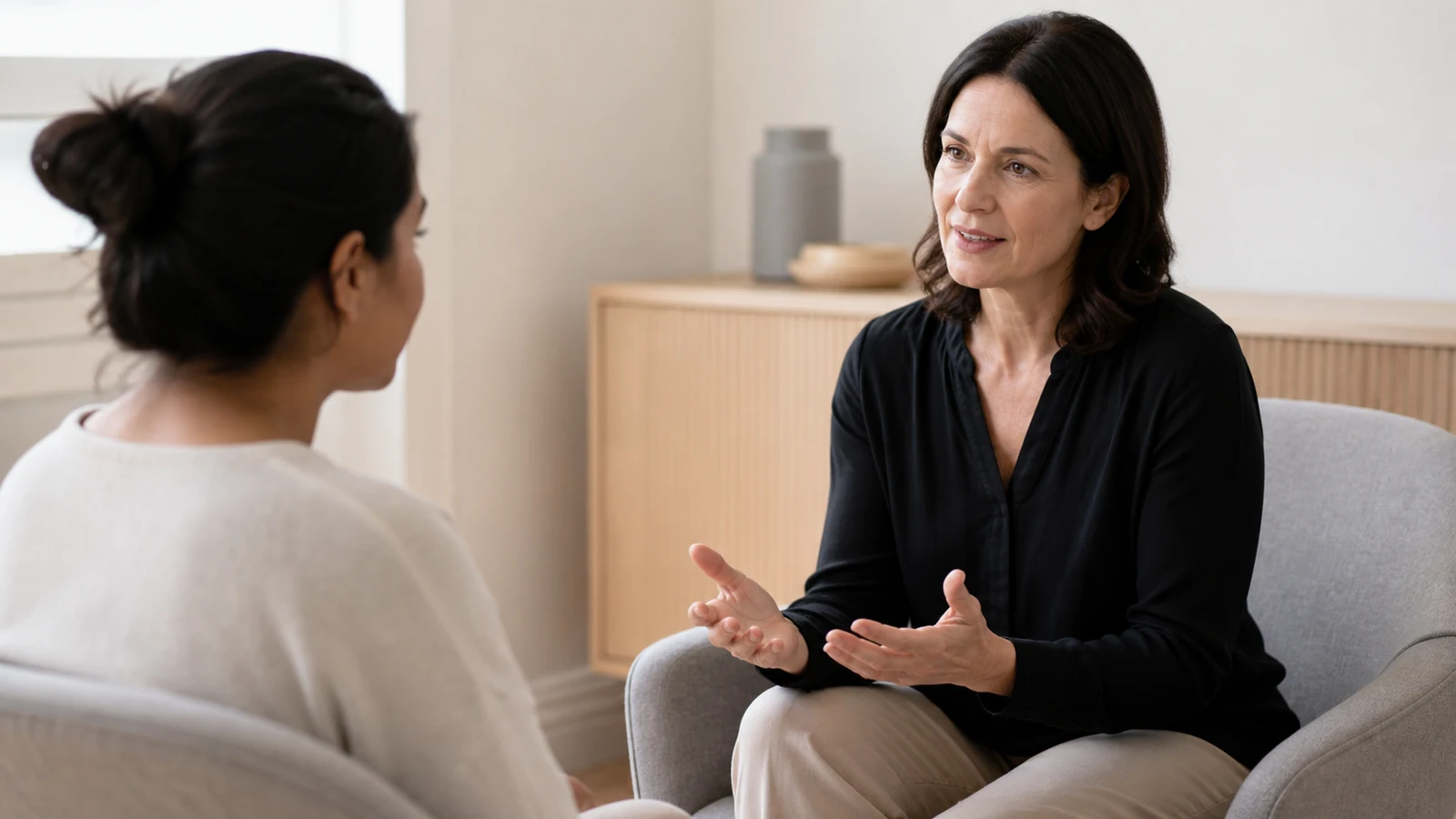 Comprendre une notice de médicament : scène de prévention quotidienne